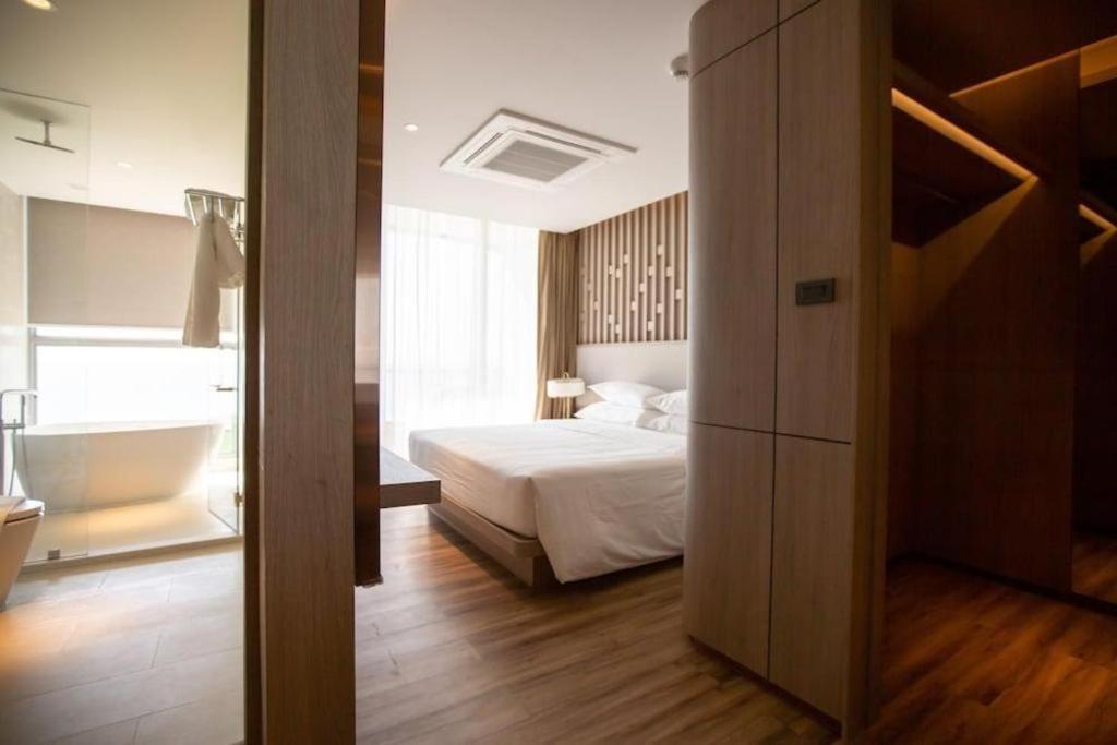 Symphony Of The Sea Hotel Bangsaen Zewnętrze zdjęcie